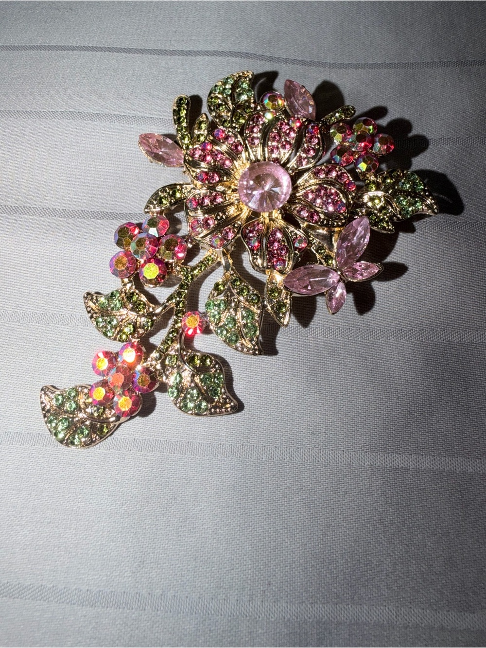 Floral Pink Crystal Brooch Pin - Elegant Women’s Jewelry - Picture 5 of 5